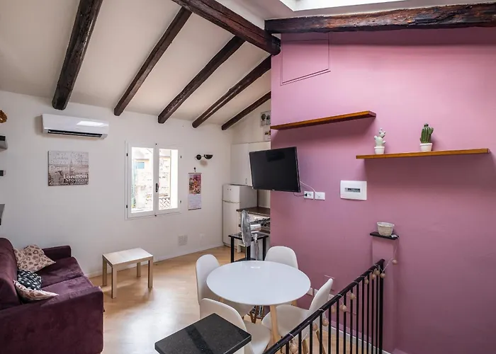 La Mansarda Del Pratello By Wonderful Italy Apartmán