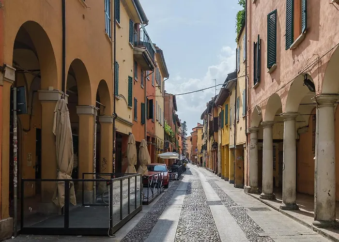 아파트 La Mansarda Del Pratello By Wonderful Italy *