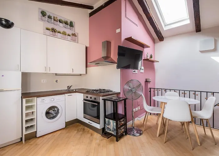 La Mansarda Del Pratello By Wonderful Italy 아파트 *